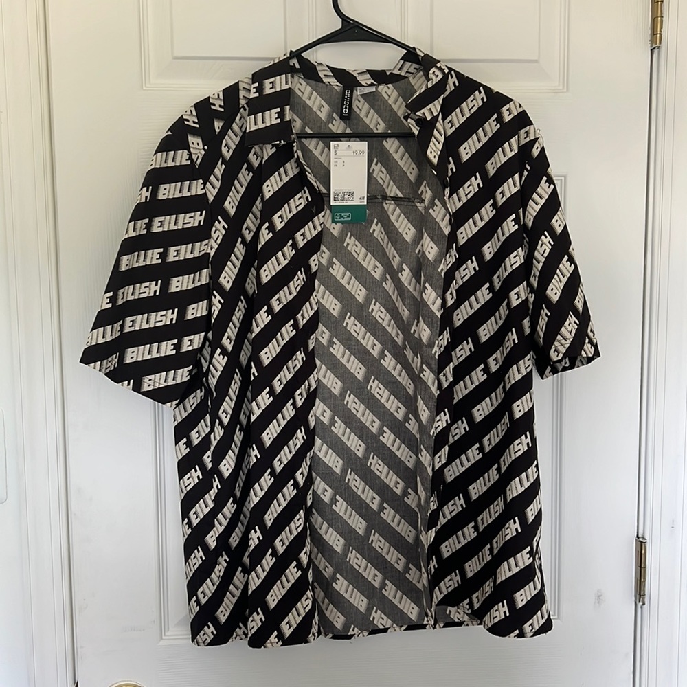 BILLIE EILISH BUTTON DOWN